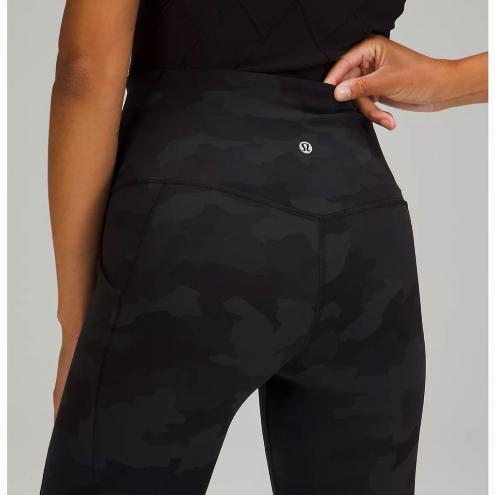 Lululemon Fast and Free 25” size 4 with pockets in camo deep coal